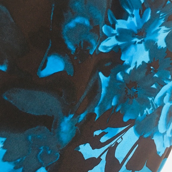 Black and Blue Floral Print Stretch Dress - Picture 5 of 5